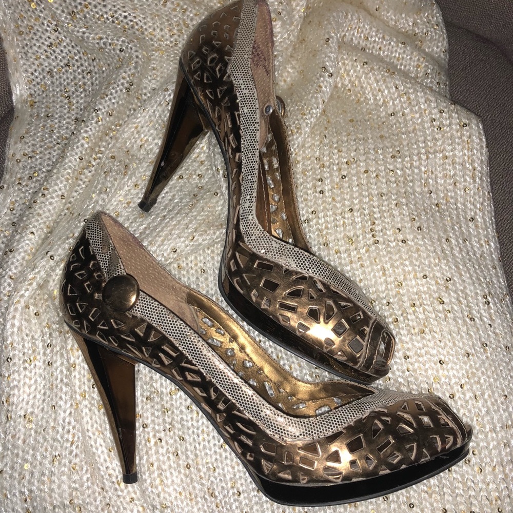 Vince Camuto gold bronze heels